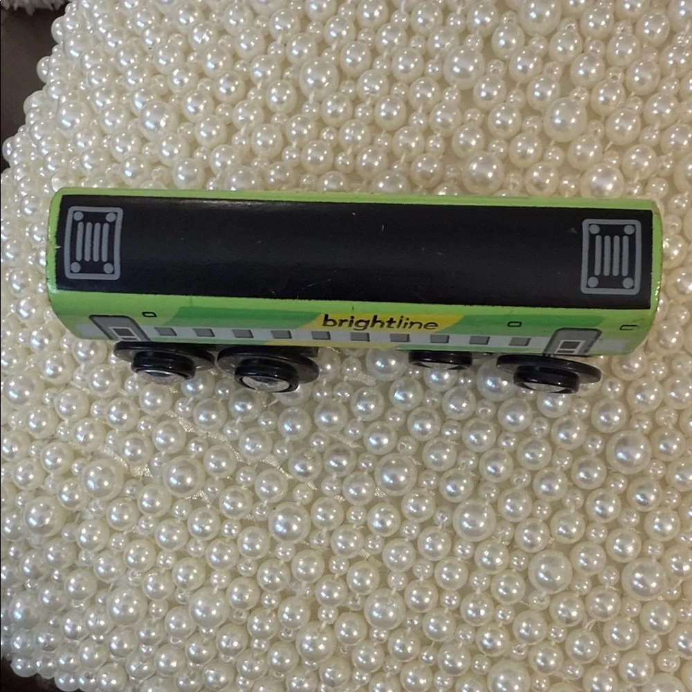Brightline  Wooden and magnetic Green and Black Toy Train - Picture 5 of 5